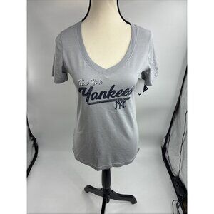Campus Lifestyle Womens S Gray Yankees V Neck T-Shirt MLB Baseball Fan Tee
